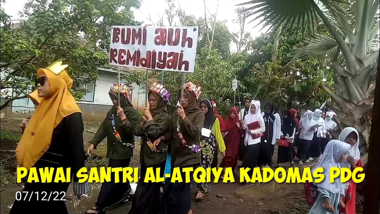 PAWAI SANTRI AL-ATQIYA KADOMAS PANDEGLANG - peringatan Maulid Nabi Muhammad SAW.