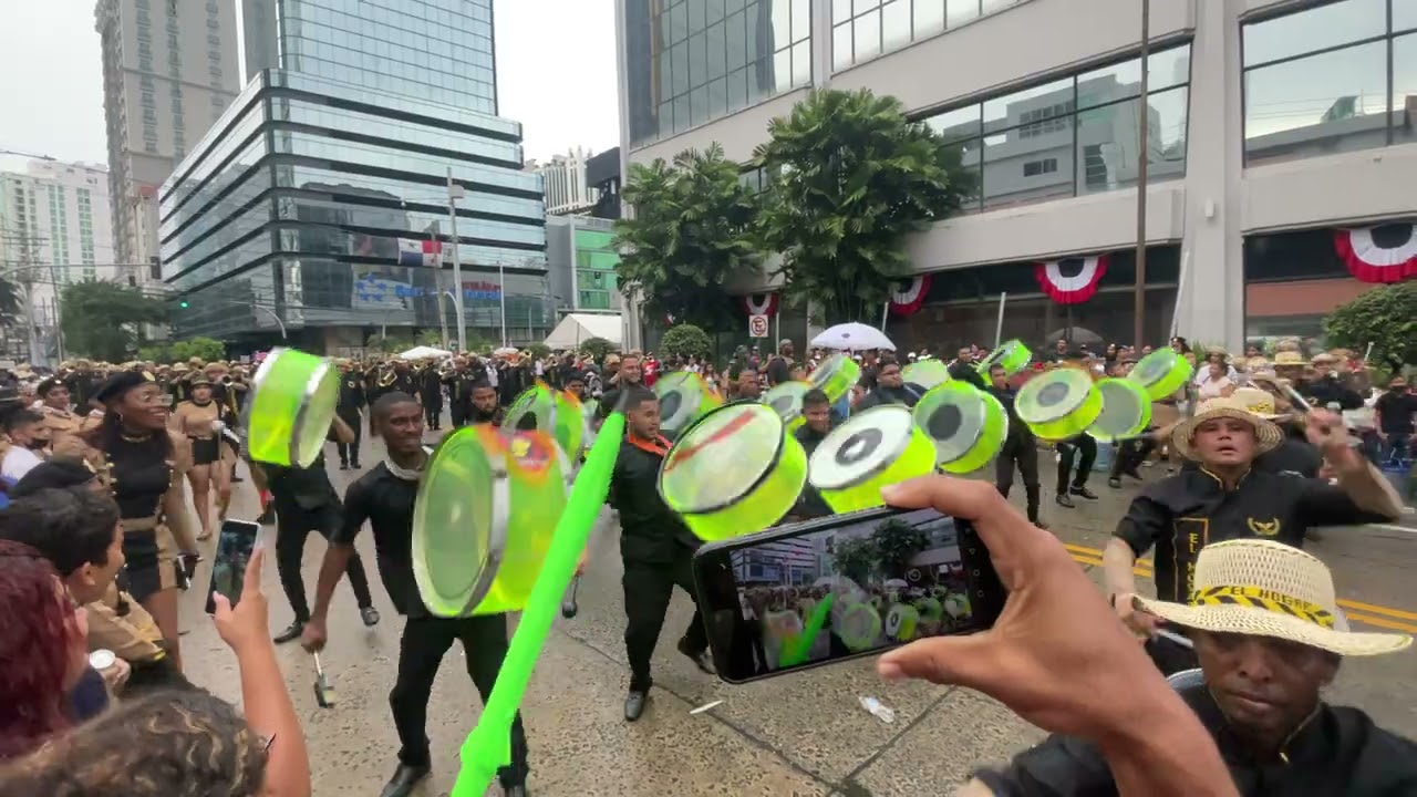 El hogar desfile 3 de noviembre 2022