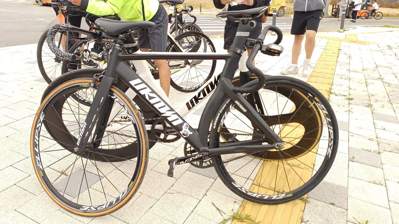 픽시#픽시라이딩 #픽시트릭 #픽시#언노운 #엔진11 #크릿디#LV3 - YouTube