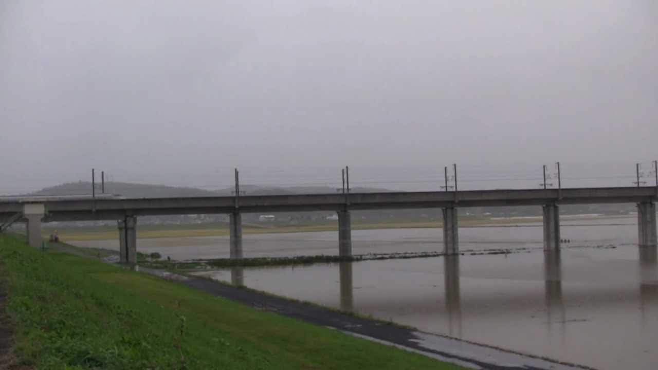 東北新幹線 第一北上川橋梁 【洪水時】 YouTube