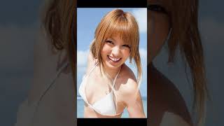 南明奈ちゃんのお気に入り白い水着画像｡