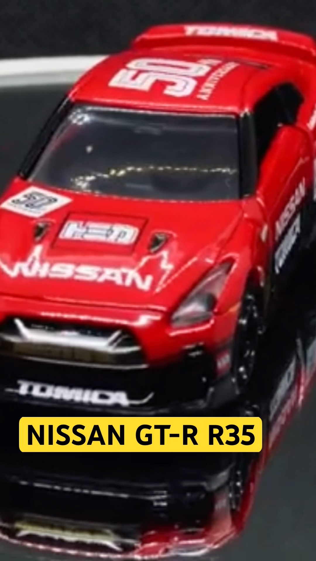 Unboxing the Tomica Nissan GT-R 50th Anniversary Edition designed