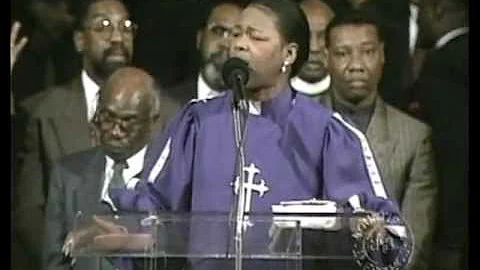 Pastor Maria Gardner Langston Sings-Jesus, The Lig...
