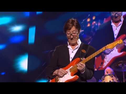 The Shadows – Sleepwalk / Apache (Live in concert with Mr. Hank Marvin guitar solo)