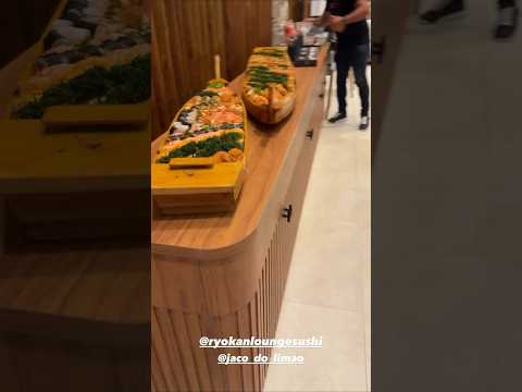 Tirullipa fazendo a mídia do sushi