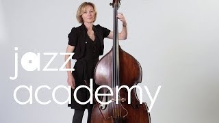 Video voorbeeld van "Playing Bass and Singing in Jazz"