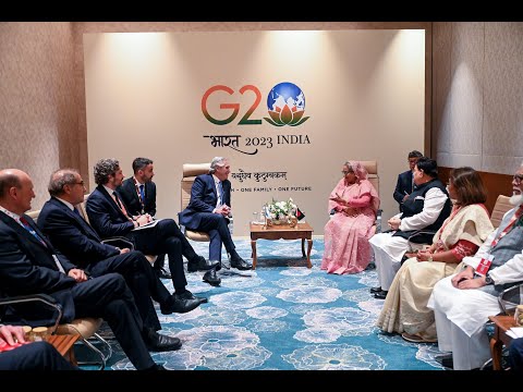 El presidente mantuvo una reunión bilateral con la primera ministra de Bangladesh, Sheikh Hasina.