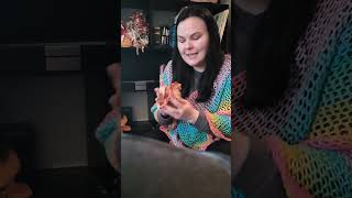 Thrift with me🧶🧡 Springfield, IL WILD Thrift and Sniff 🐶 yarn and home decor haul