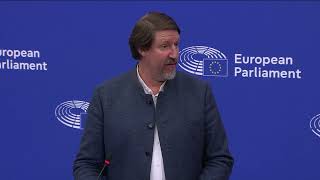 Вајц: Вметнувањето на македонскиот јазик и идентитет не беша грешка