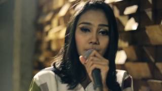 Download Lagu Ain't My Fault - Zara Larsson (Mama Beat Cover) MP3