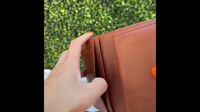 Date Code & Stamp] Louis Vuitton Classic Bifold Monogram Wallet