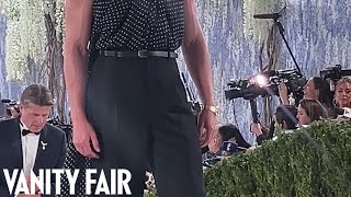 Connor Storrie Arrives at the 2026 Met Gala
Connor Storrie arrives at the 2026 Met Gala
Still haven’t subscribed to Vanity Fair on YouTube? ►► http://bit.ly/2z6Ya9M
Want to stay in the know? Subscribe to Vanity Fair Magazine and be exquisitely informed ►► http://vntyfr.com/2RuQGW2
ABOUT VANITY FAIR
Arts and entertainment, business and media, politics, and world affairs—Vanity Fair’s features and exclusive videos capture the people, places, and ideas that define modern culture. Connor Storrie Arrives at the 2026 Met Gala