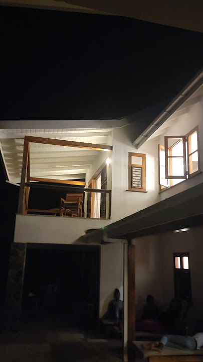 Chill night @ Silver Dollar Villa