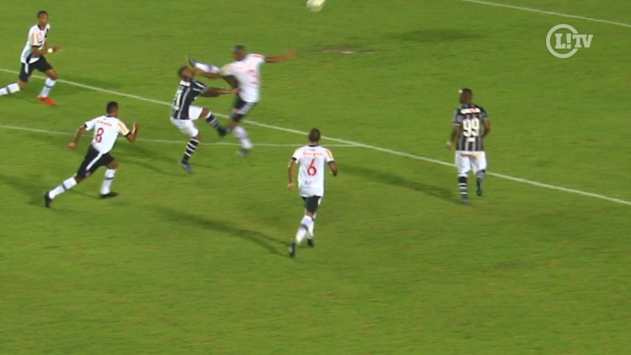 De dar inveja em Holm! Rodrigo aplica 'golpe' em Malcom e acaba expulso