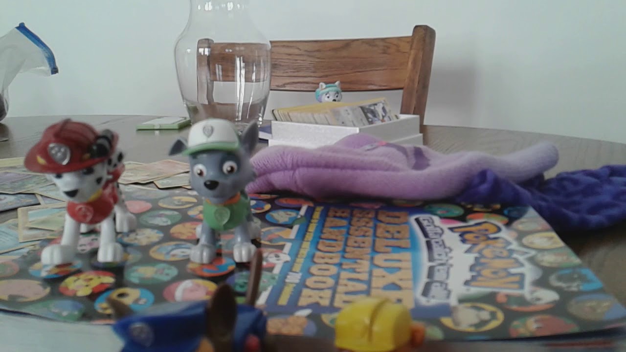 Five little puppies jumping on the bed - YouTube