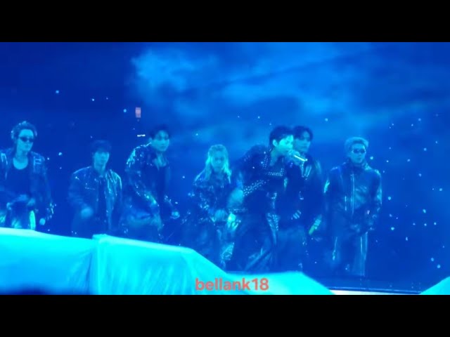 260523 BTS (Fake Love, SWIM, Merry Go Round) fancam Las Vegas D1