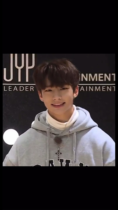 Hyunjin: from cute baby hyunjin to Sexy King Hyunjin🥺🫰🏽🔥🫰🏽❤️💥 #hyunjin