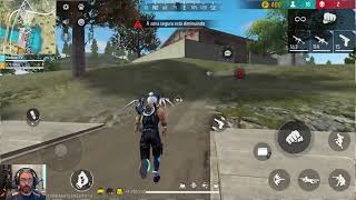 Jogando  Free Fire com aleatórios