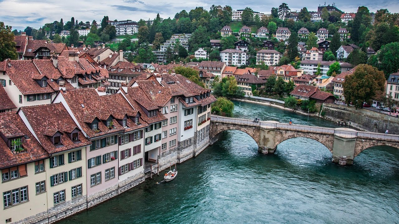 🇨🇭Bern Switzerland Walking Tour 4K : Finding Hidden Gems 