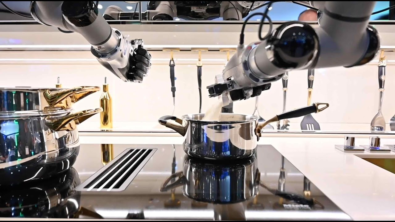 Demo Kitchen of Automatic Cooking Machine 