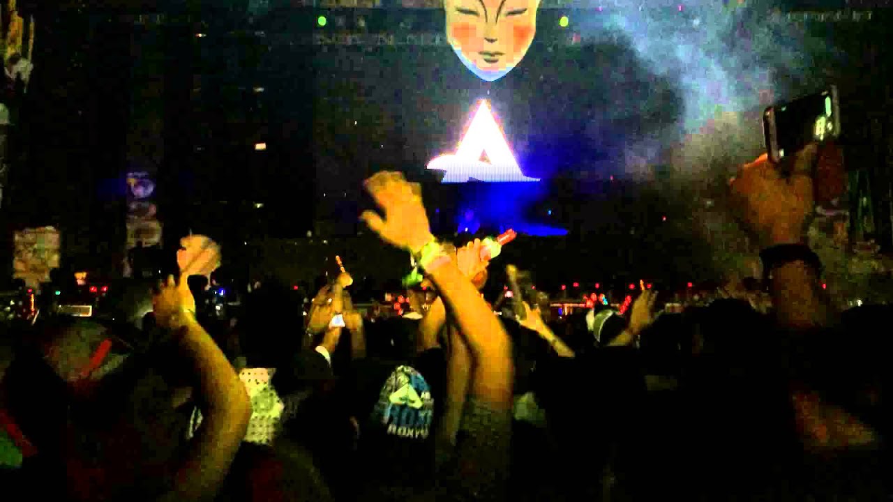 Afrojack - Summerland 2014 Colombia - As your Friend