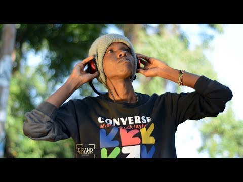 M O C PARAPANDA Official Lyric Video