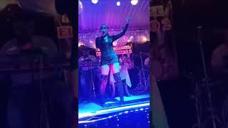 Mónica Sam en Restaurante El Chamorro #cantante #chiapaneca #amandamiguel #elgatoyyo #music #bella
