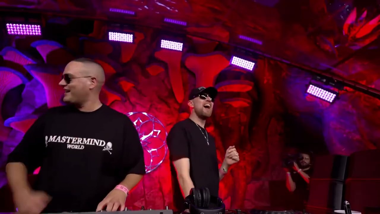 ItaloBrothers - Stamp On The Ground (Da Tweekaz Remix)