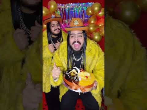 النهارده عيد ميلادنا مفيش كل سنه واحنا طيبين توام مصر شهاب وشاهر