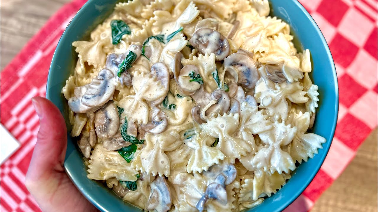 Cele mai gustoase paste de post, cu ciuperci, spanac și cremă vegetală!