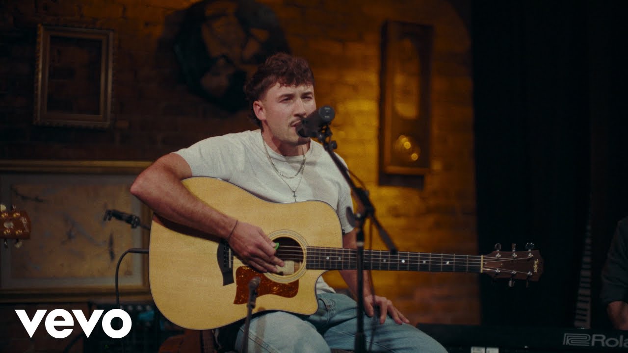 Nathan Cox - Cigarettes and Memories (Live at The Evening Muse)