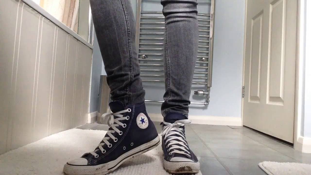 navy converse hi and grey skinny jeans shoeplay (tucked in) - YouTube