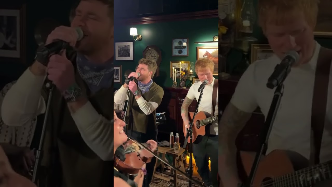 Ed Sheeran brought out Alex Warren during his coachella pop-up. They performed ‘Ordinary’ together!