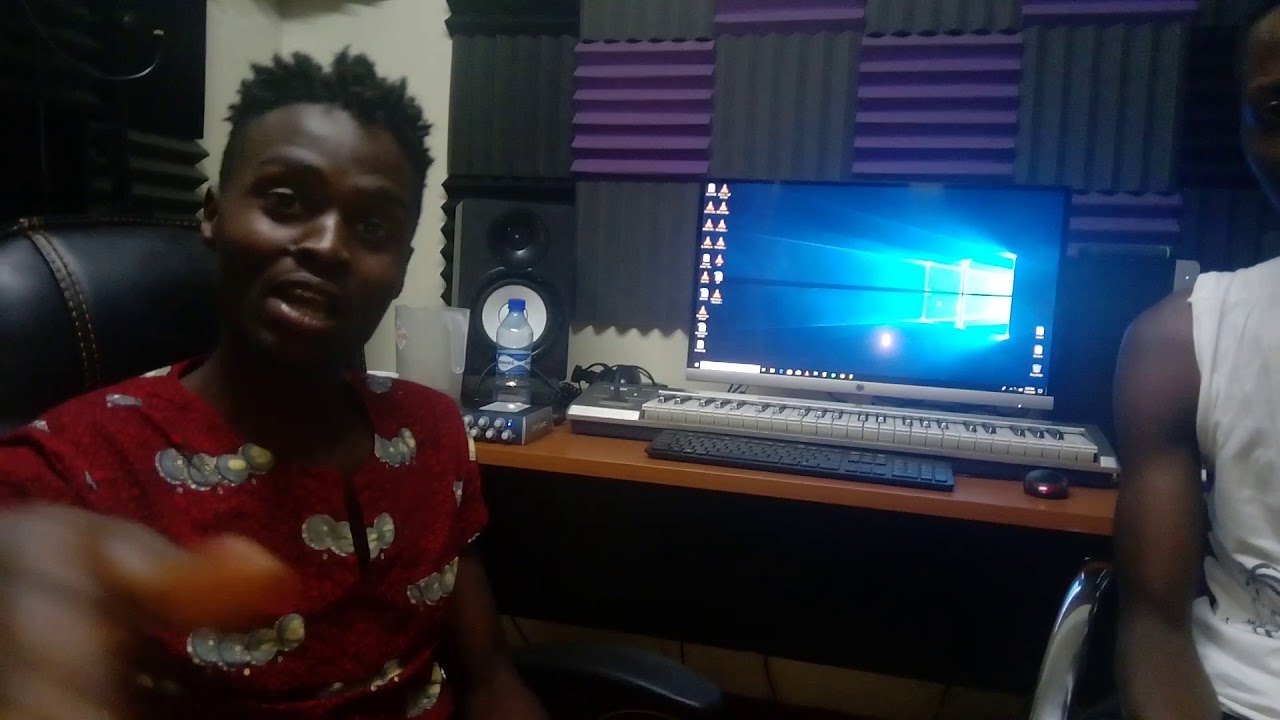 Dawiz Havil de lyrical master..... In studio...🎧🎧🎶