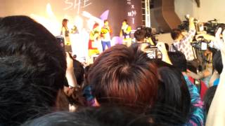 20121125 S.H.E介紹手中的花(2)