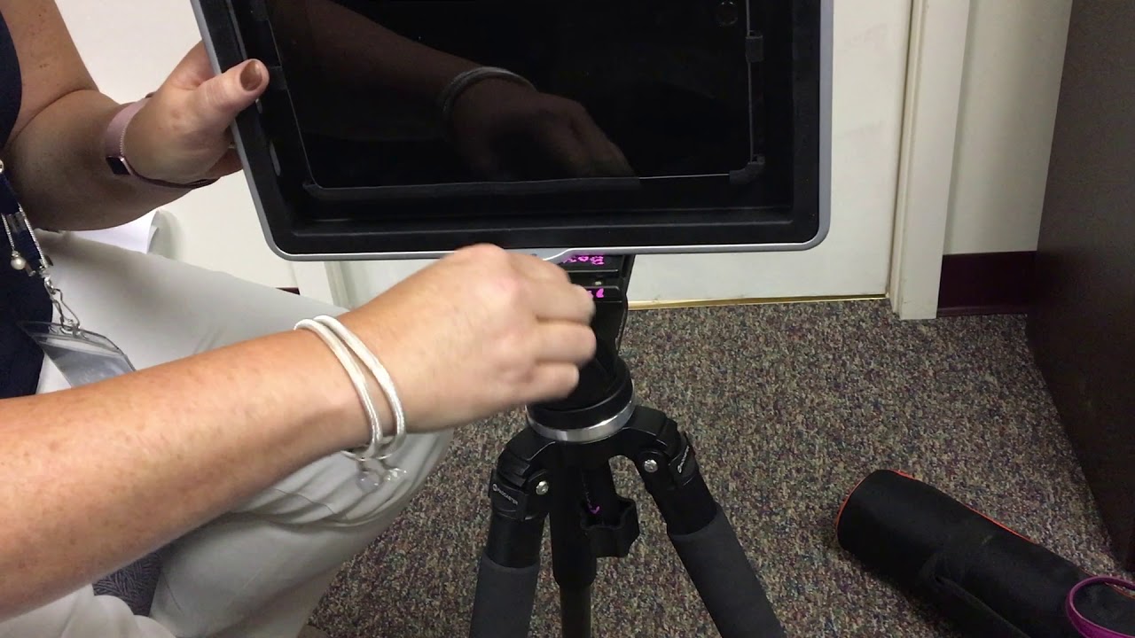 Mounting the ipad to the tripod on a padcaster YouTube