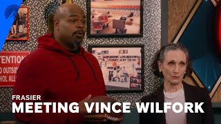 Frasier | Meeting Vince Wilfork (S1, E7) | Paramount+