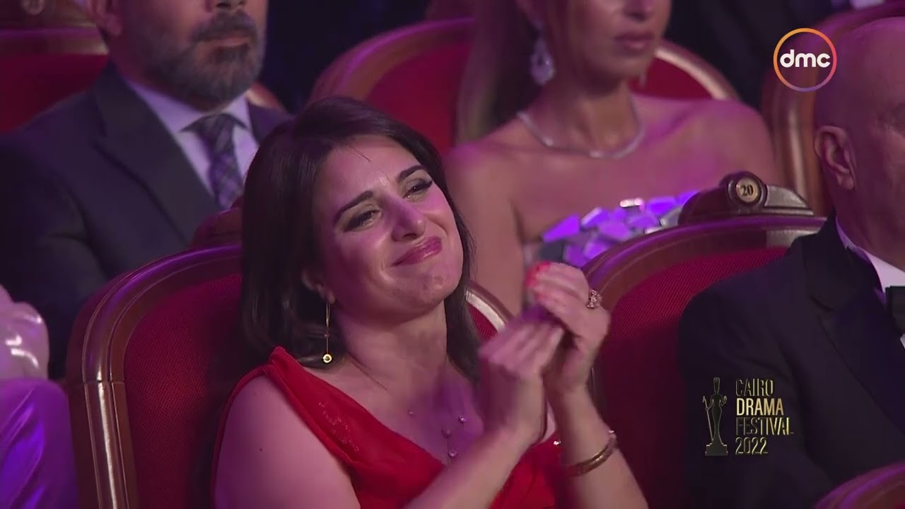 درامتنا هتفضل عايشة لسنين وسنين جاية ❤️النجم مدحت صالح يبدع في أغنية افتتاح #مهرجان_القاهرة_للدراما