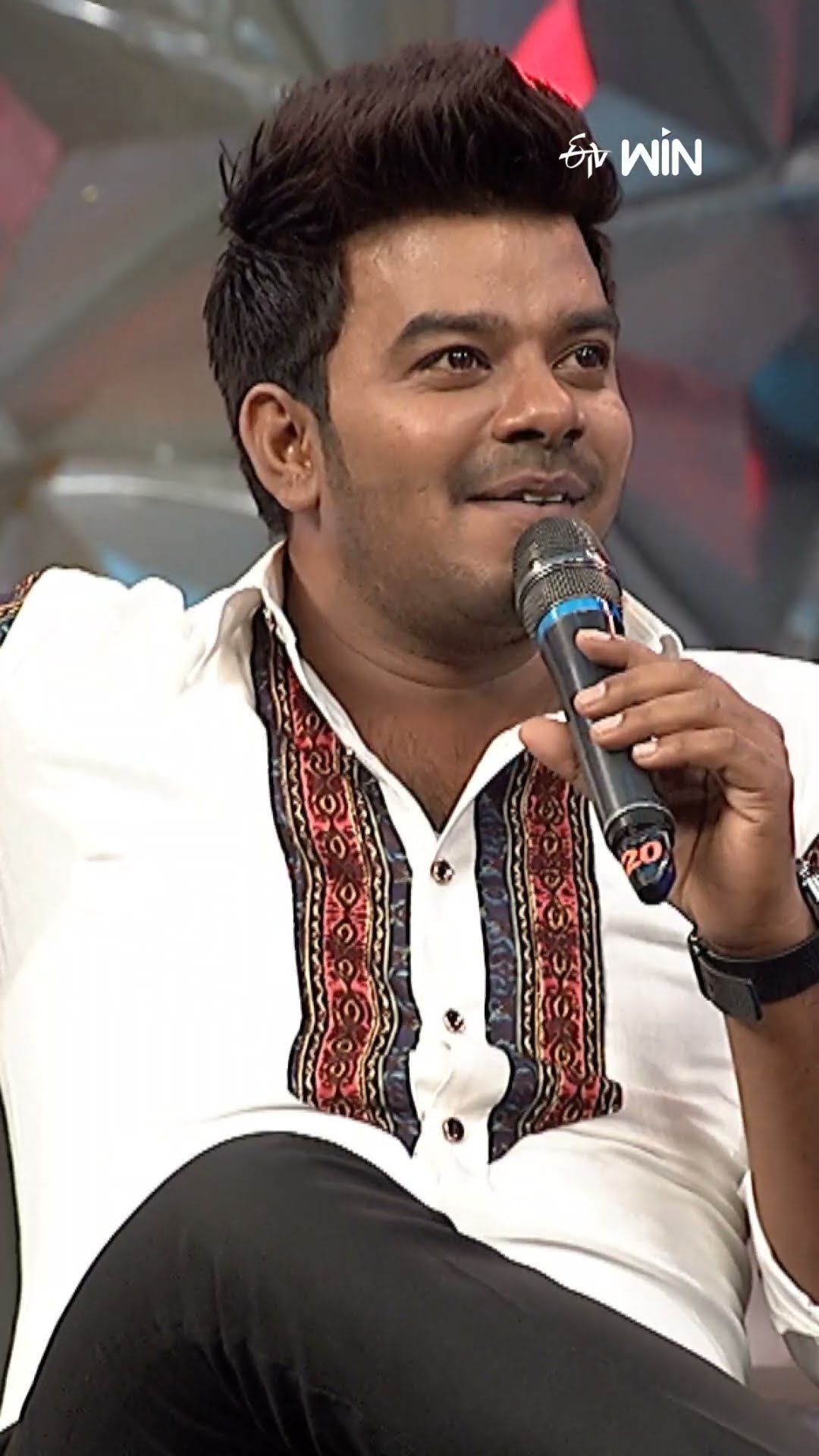 #shorts - సుధీర్-ప్రదీప్ ల పంచాయితీ తేలుస్తున్న రష్మీ..! #dhee #comedy #sudheer #rashmi