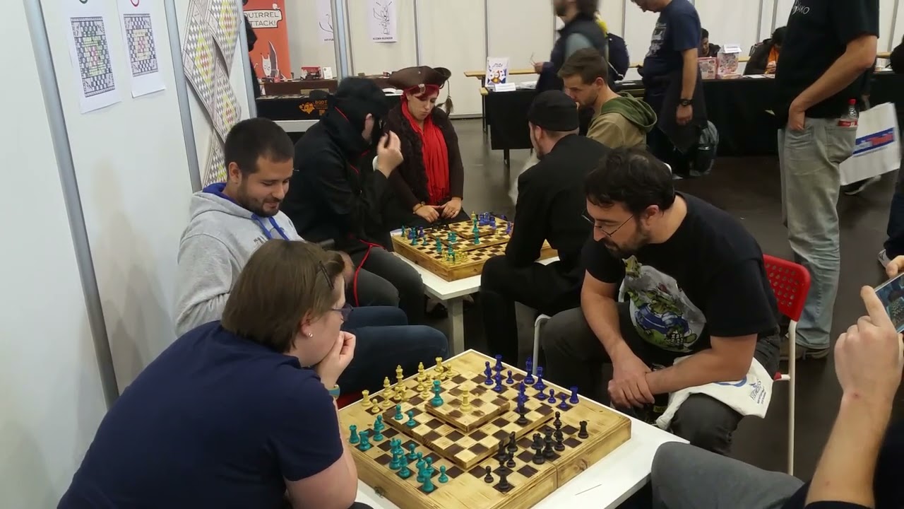 Level chess game in Spiel 19, Germany.