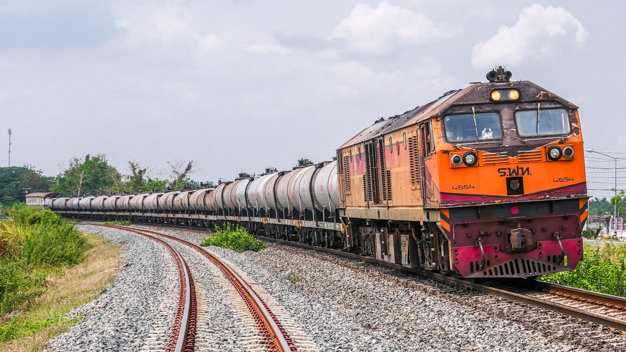 สถานีรถไฟที่โค้งสวยสุดๆ !! สถานีแม่เทียบ จ.พิษณุโลก | รวมคลิปรถไฟไทย