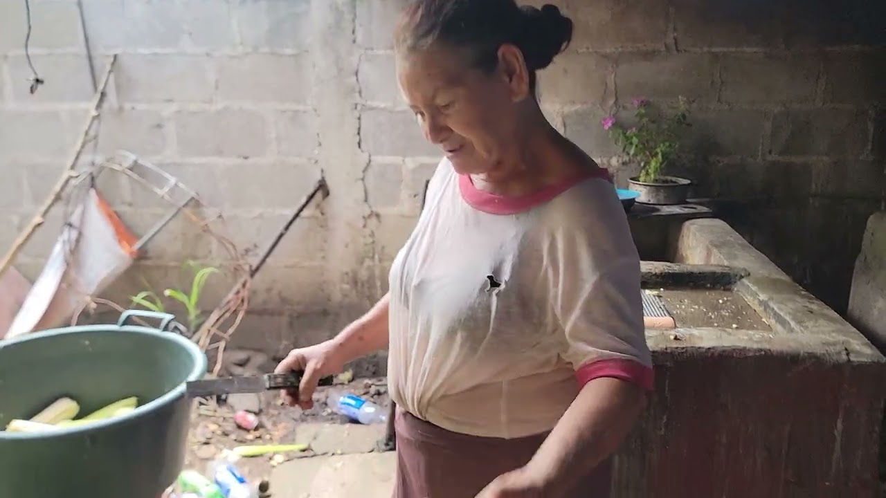 Panchita es una mujer luchadora no como otras que todo lo quieren en la boca 😮 