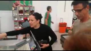 Lady Soriana Insulta A Cajera Y Amenaza A Clientes (COMPLETO) Lady Soriana Insulta A Cajera Y Amenaza A Clientes (COMPLETO)