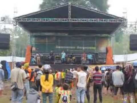 FREE OUT reggae - Menari (Steven Jam)