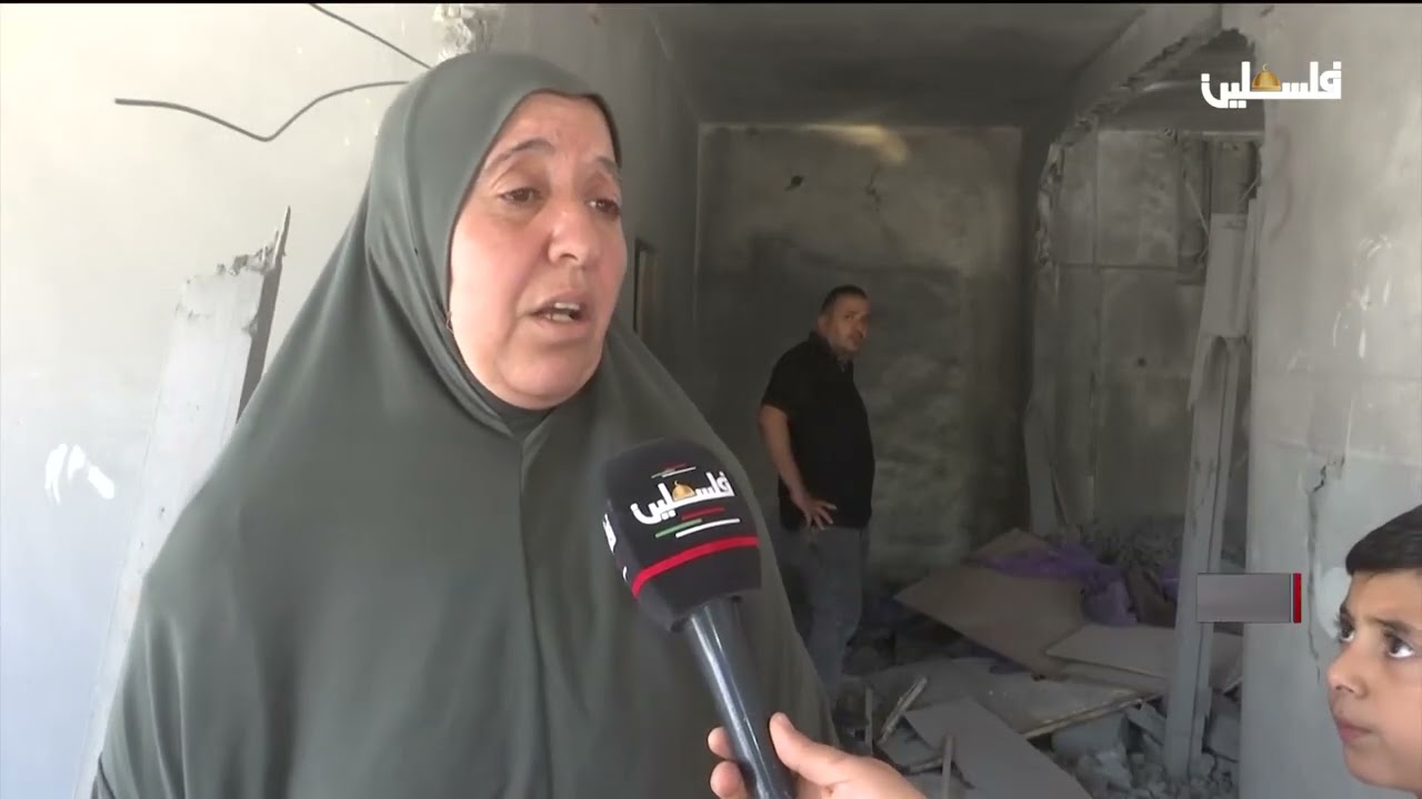 الخليل : قوات الاحتلال تفجر منزلا في بلدة بيت عوا