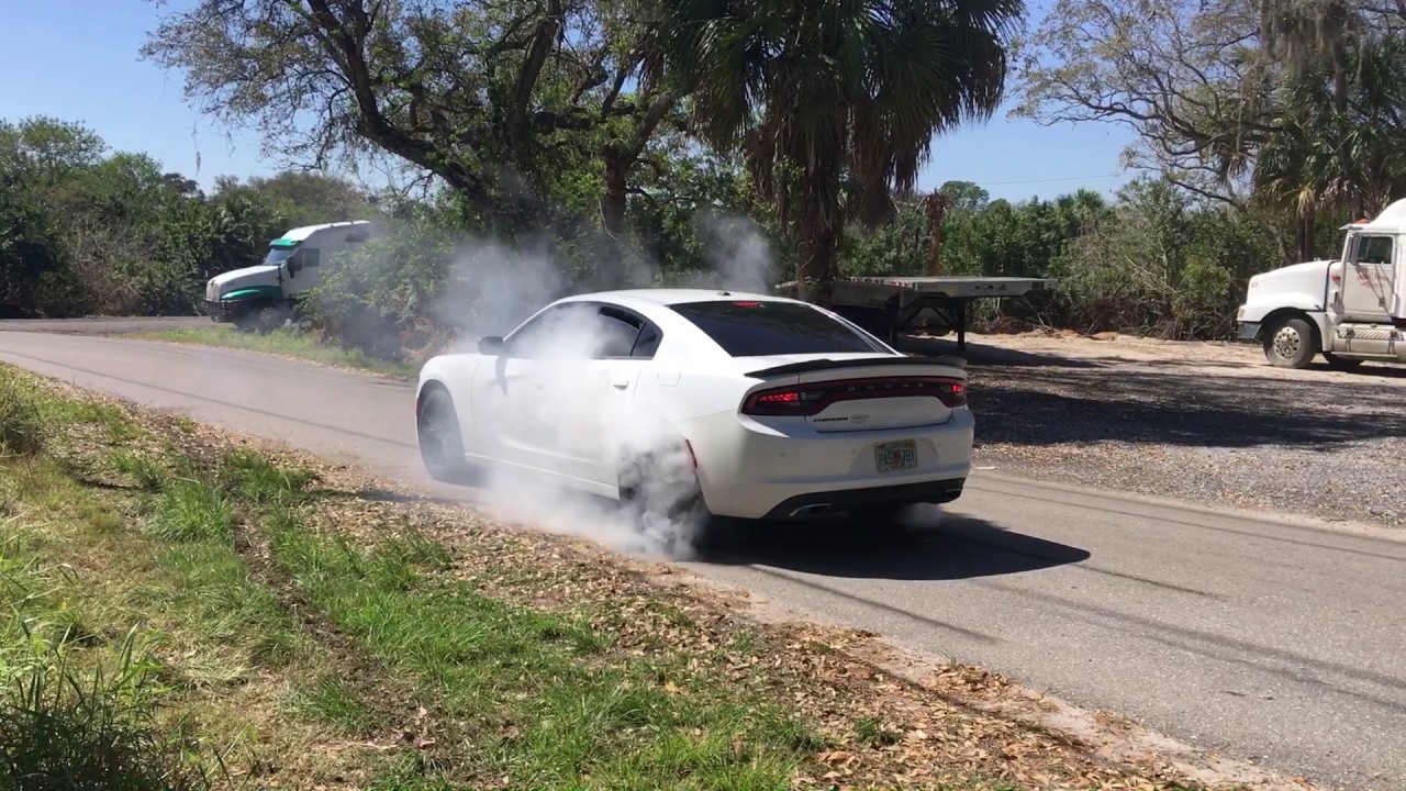 How to do a burn out in a 2017 Dodge Charger YouTube
