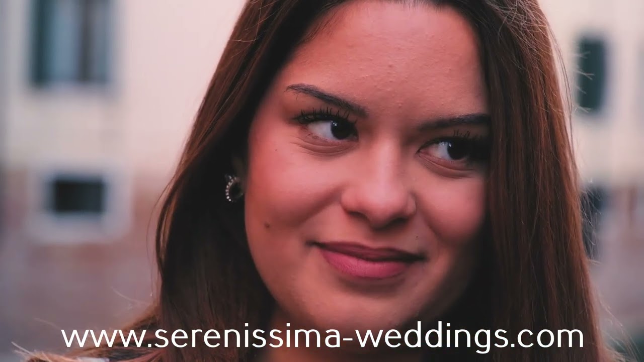 Romantischer Heiratsantrag in der Gondel Venedig