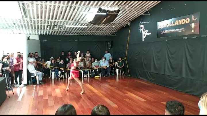 Jessica Espitia solista salsa amateur