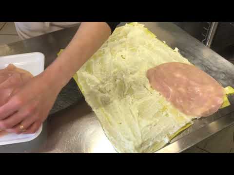 Video: Quadretti Di Formaggio Con Prosciutto E Pepe