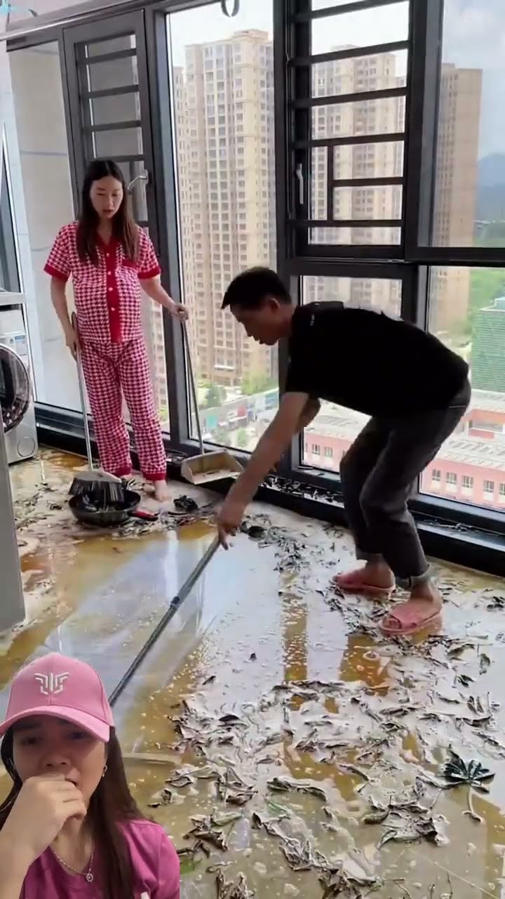 PEMBERSIH LANTAI DAN KACA PRAKTIS ⁉️SEMUA KINCLONG ? #funny #goodthing #home #shorts
